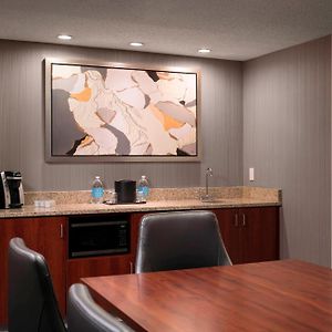 One-Bedroom Conference King Suite